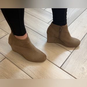 RAMPAGE Suede Wedge Booties Size 7.5